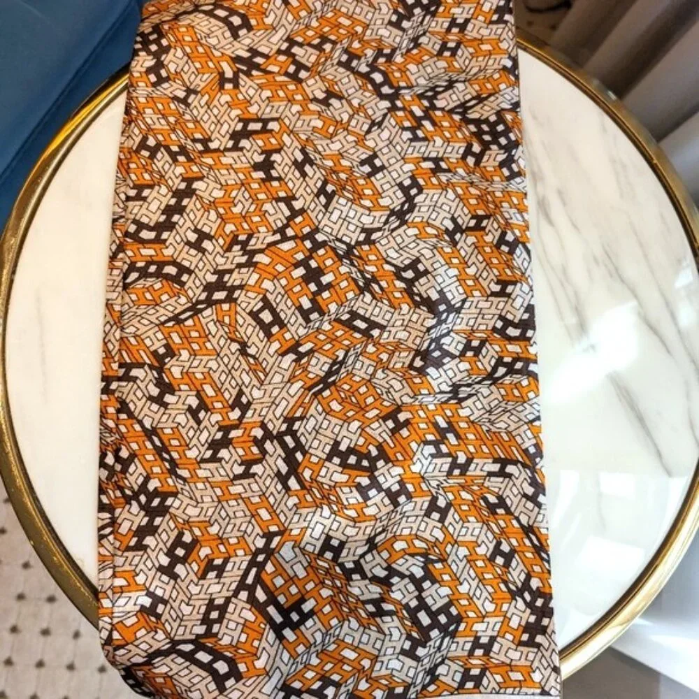 100% Mulberry Twill Silk Scarf -Timeless Square 35.4”x35.4” (90×90‎ cm)